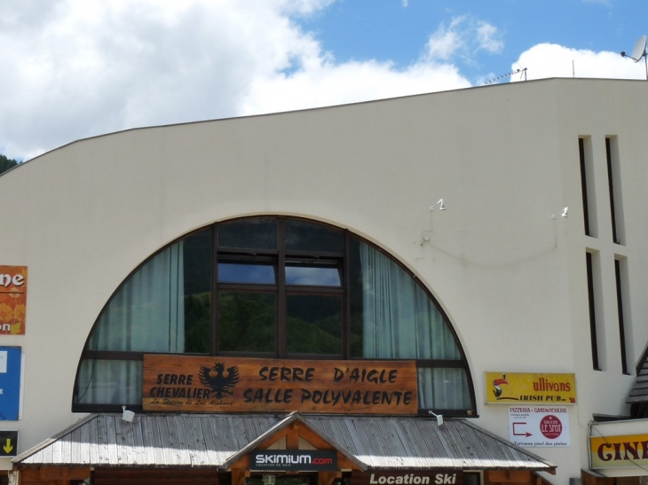 Salle polyvalente à Chantemerle - Saint-Chaffrey