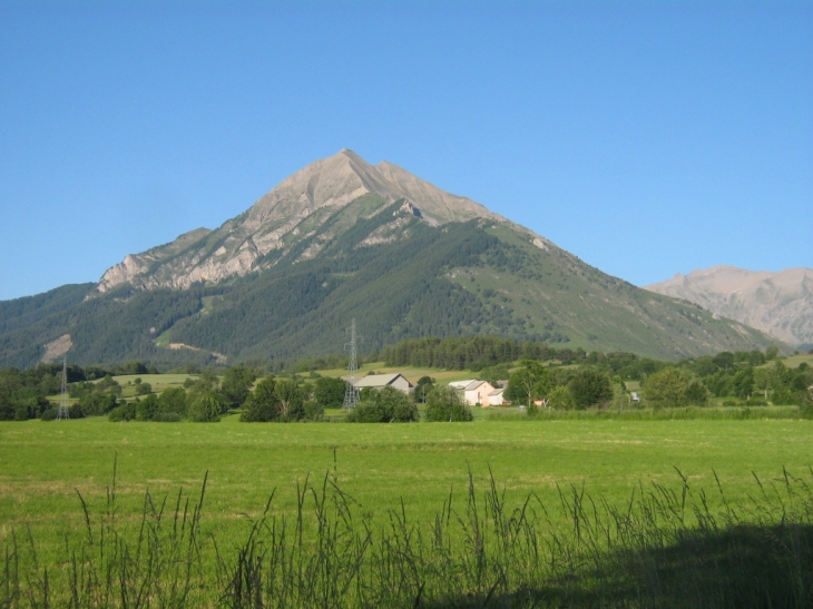 L'Autane en été - Saint-Léger-les-Mélèzes