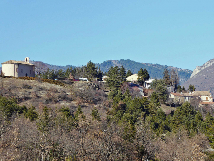 Le village perché au soleil - Saléon