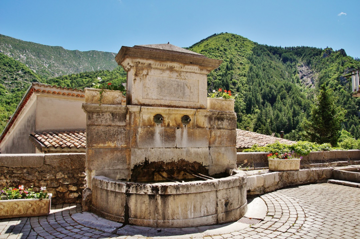 Fontaine - Serres