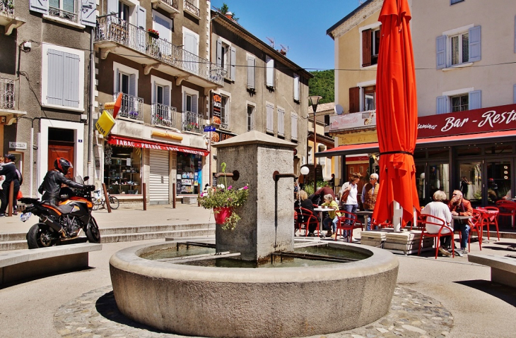 Fontaine - Serres