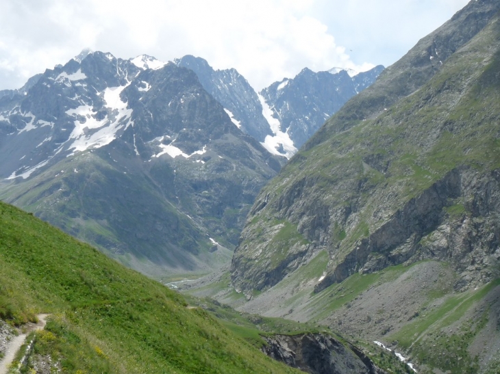 La vallée de la Romanche vue du sentier des crevasses - Villar-d'Arêne