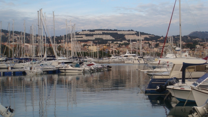 LE PORT - Bandol