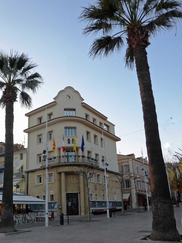 Vers la mairie - Bandol