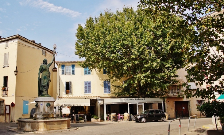 Le Village - Besse-sur-Issole