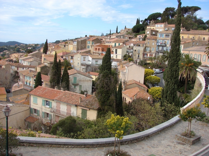 Une vue de la ville - Bormes-les-Mimosas