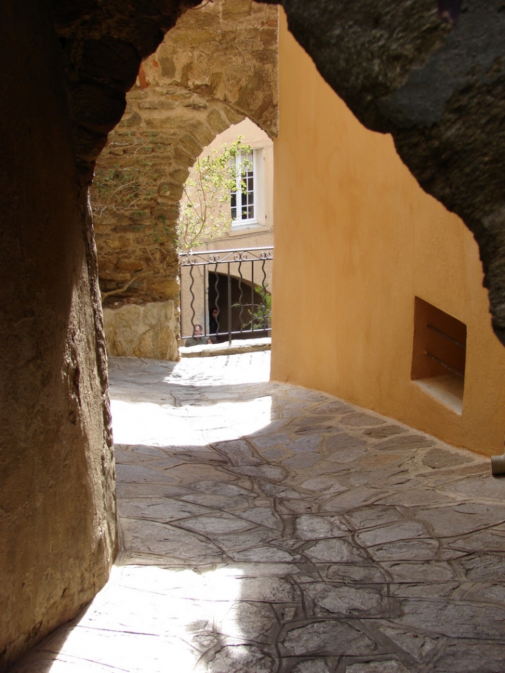 Dans les rues de Bormes - Bormes-les-Mimosas