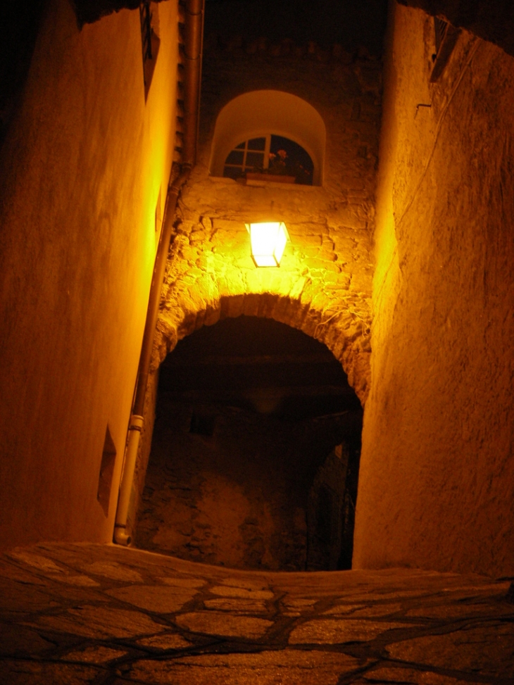 Ruelle à BORMES - by night - Bormes-les-Mimosas