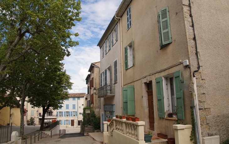 Le Village - Bras