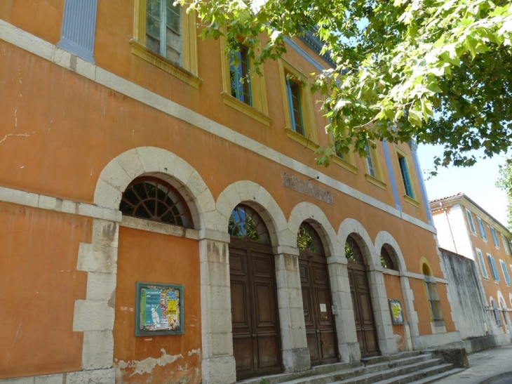 Place du palais de justice - Brignoles