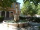 La fontaine , place du palais de justice