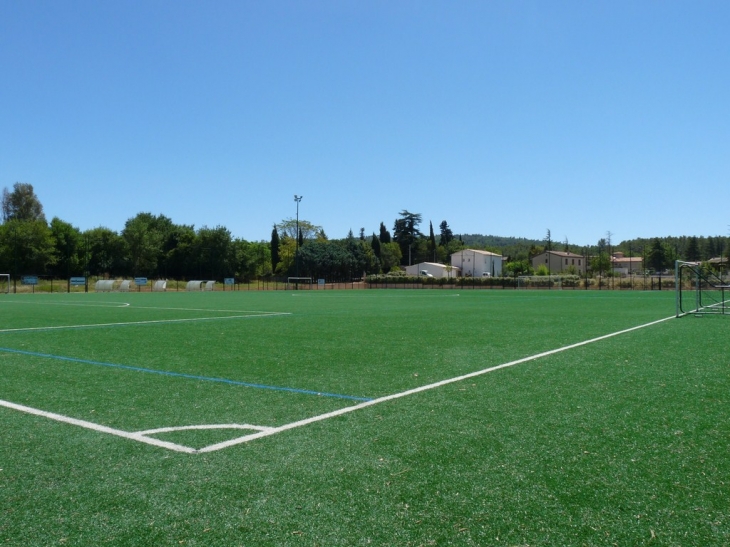 Le stade communal M.T.Plantevin - Camps-la-Source