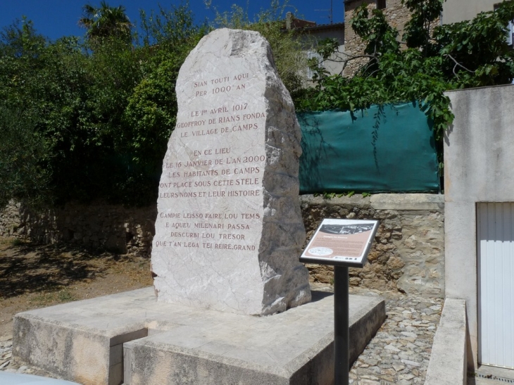 Stèle du passage à l'An 2000 - Camps-la-Source