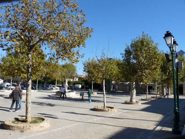 Place Victor Hugo - Cogolin