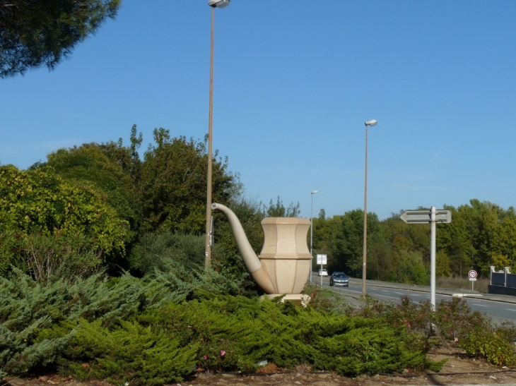 A l'entrée du village  - Cogolin