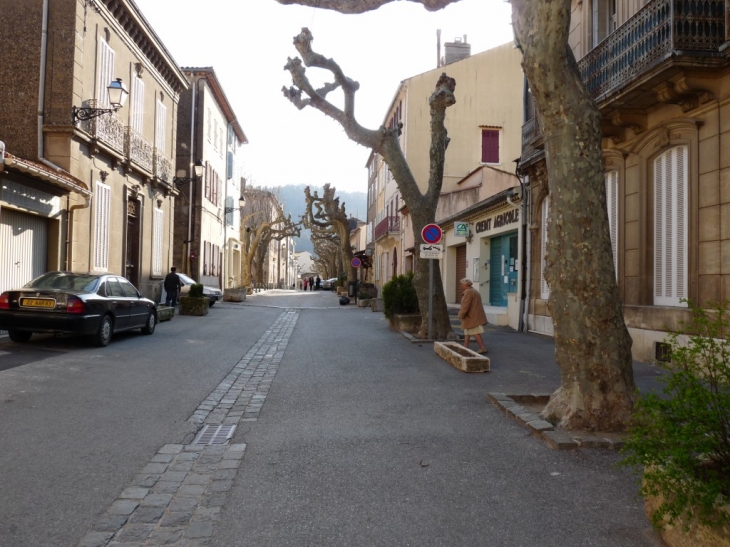 La rue principale du village - Collobrières