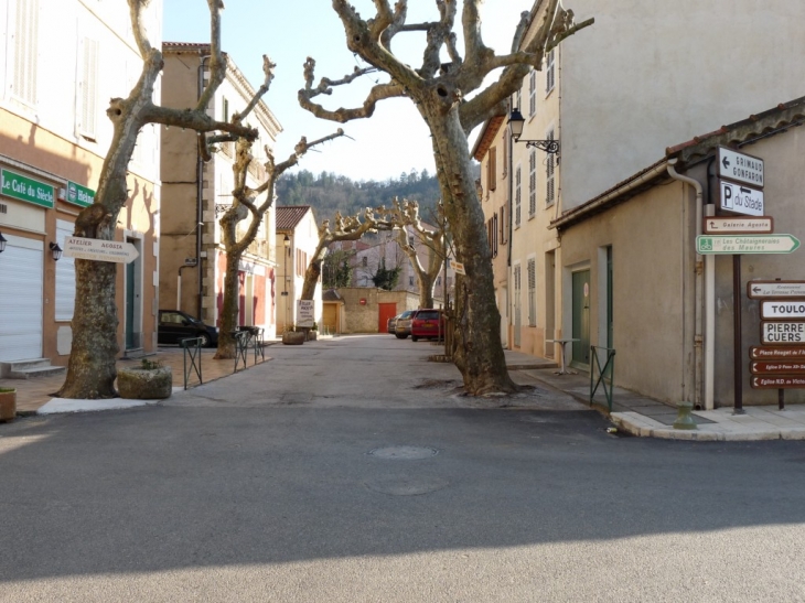 Dans le village - Collobrières