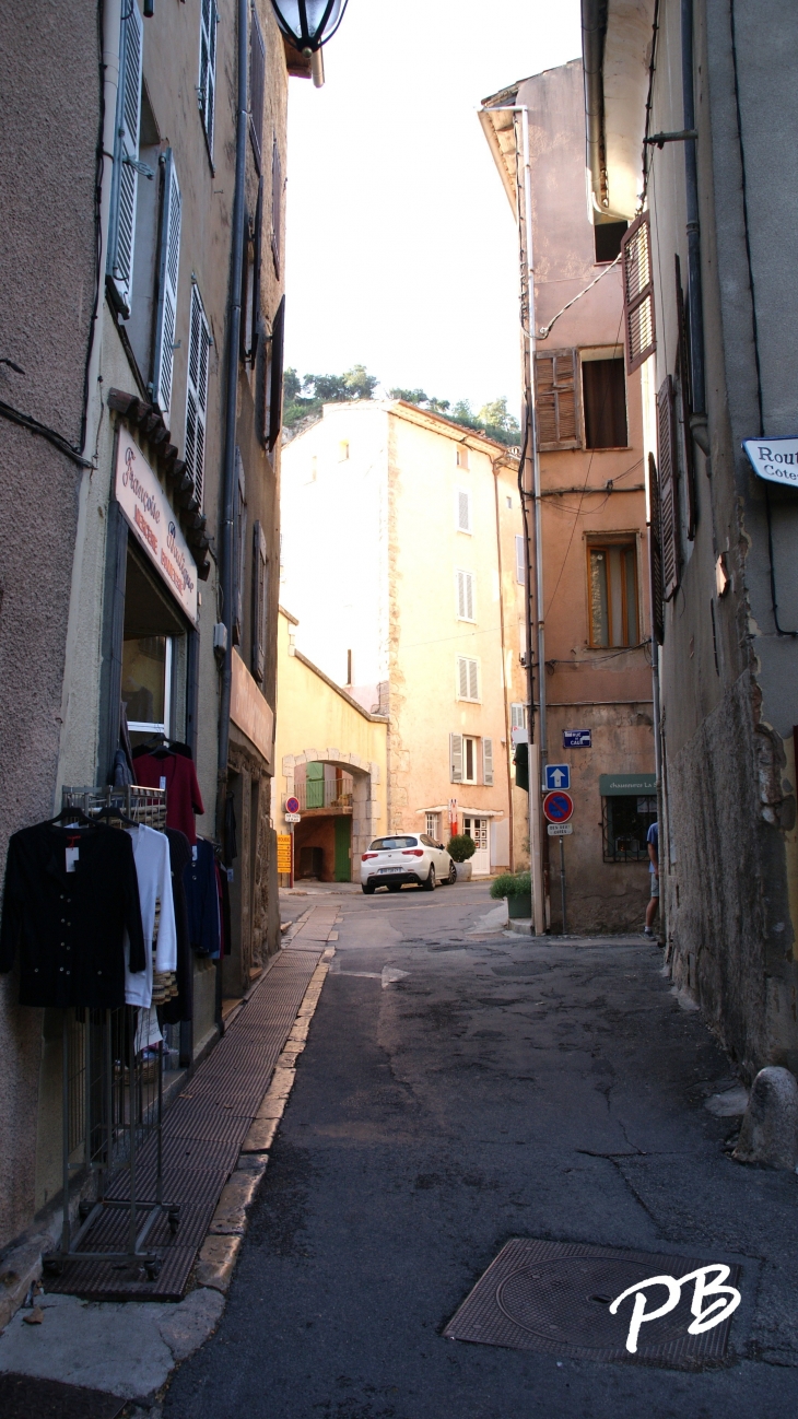  - Cotignac