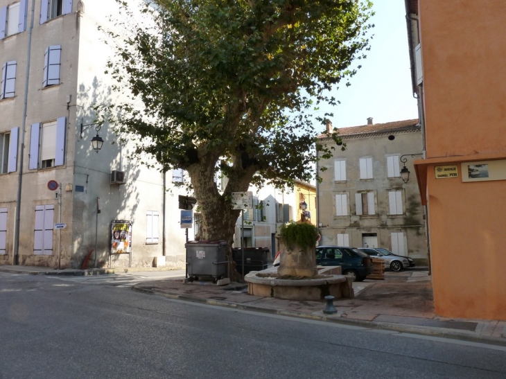 Place Mirabeau - Cuers