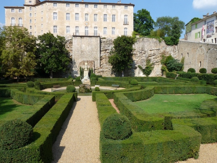 Le jardin public Le Notre - Entrecasteaux