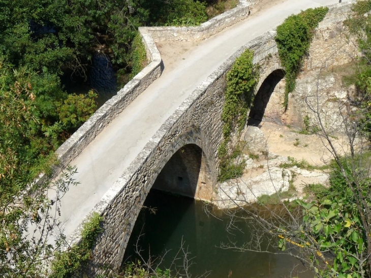 Le pont Saint Pierre - Entrecasteaux