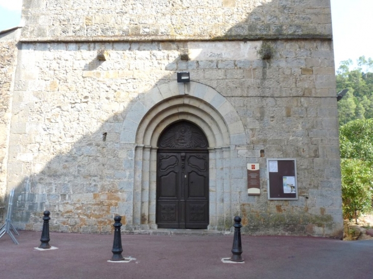 L'église Saint Sauveur - Entrecasteaux