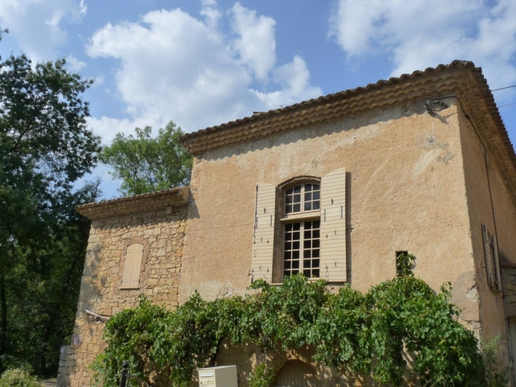 Ancien relais de chasse du chateau - Entrecasteaux