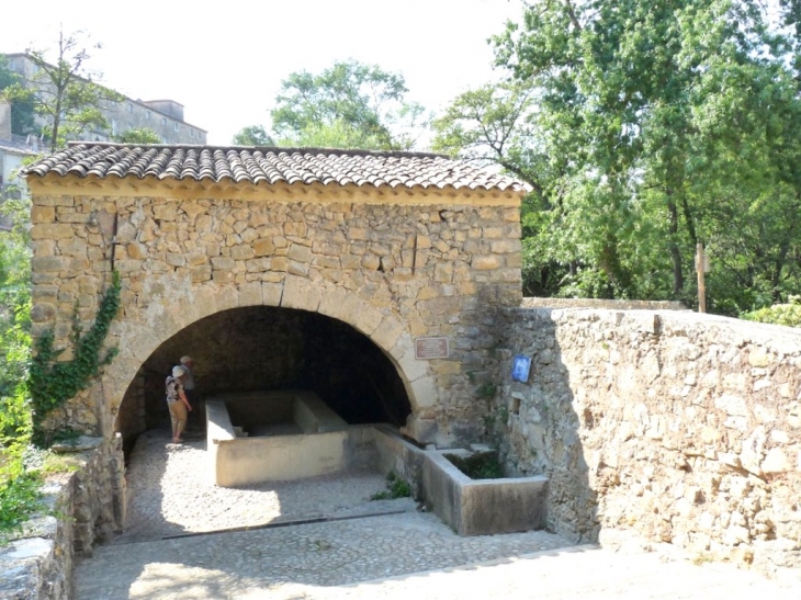 Le lavoir - Entrecasteaux