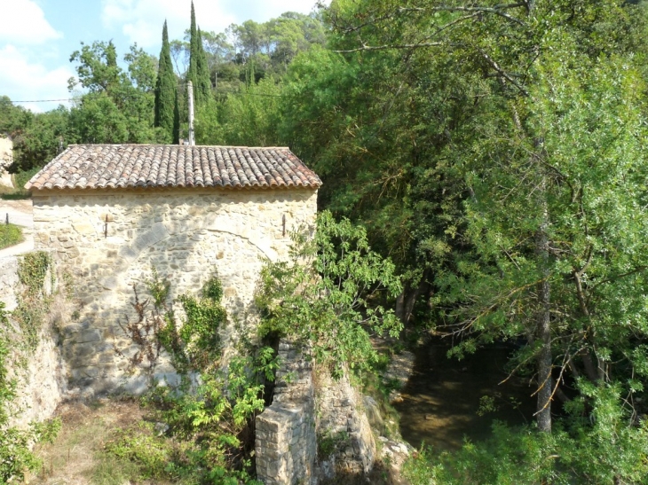 La Bresque au pont Saint Pierre - Entrecasteaux