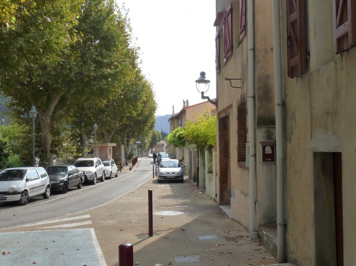 Rue quai du Cabot - Évenos