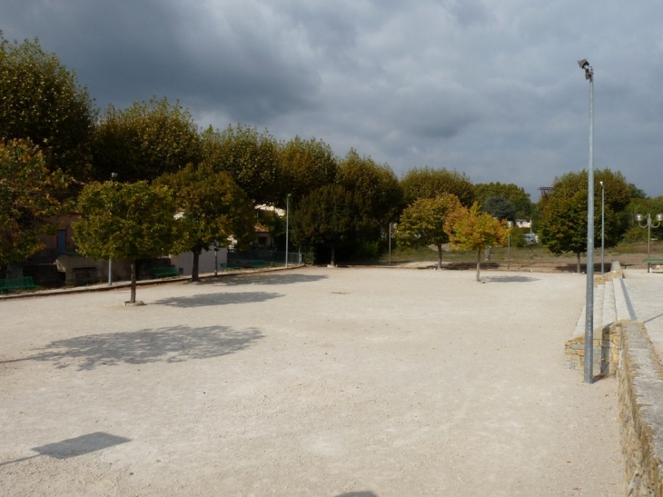 Place des boules - Évenos