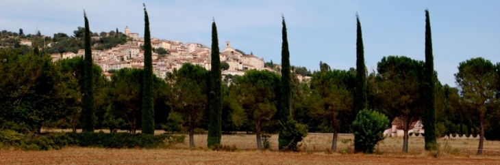 Vue du village de Fayence