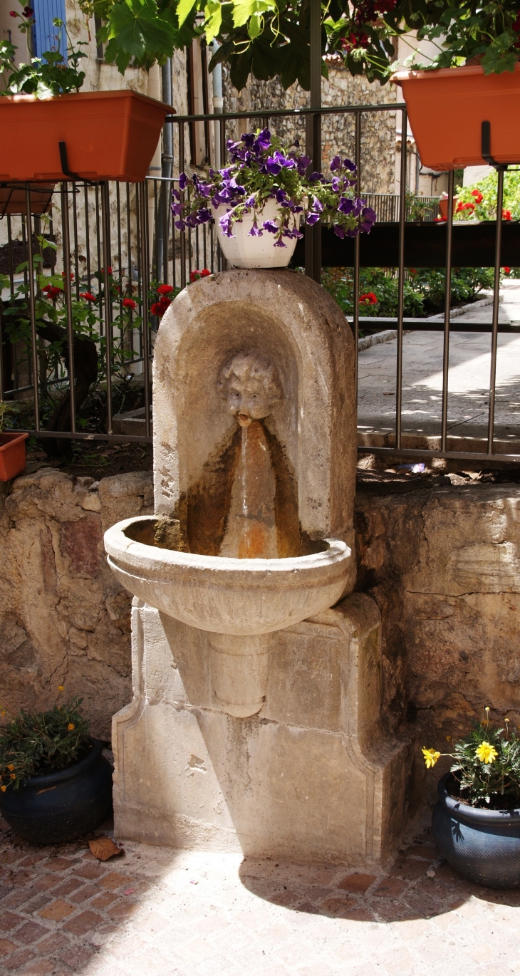 Fontaine - Fayence