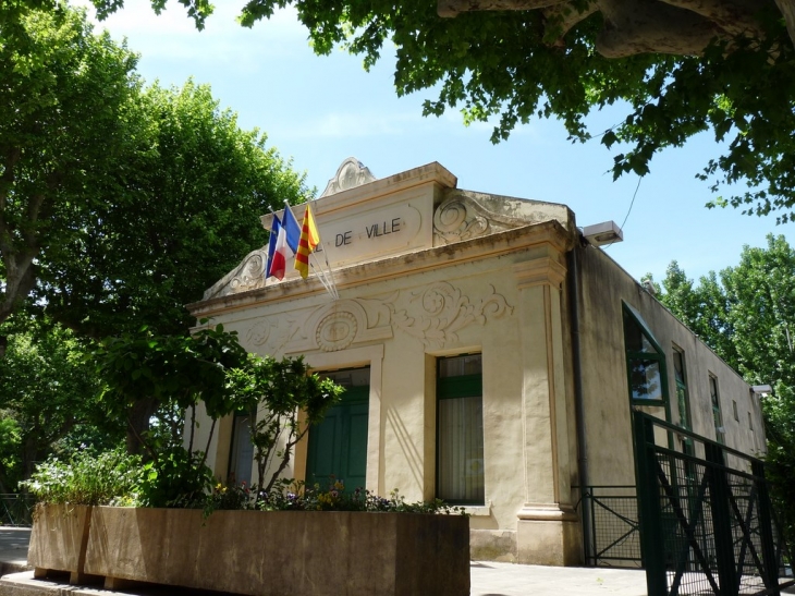 L'hotel de ville - Flassans-sur-Issole