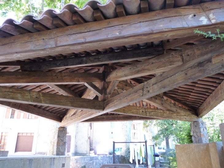 L'ancien lavoir - Forcalqueiret