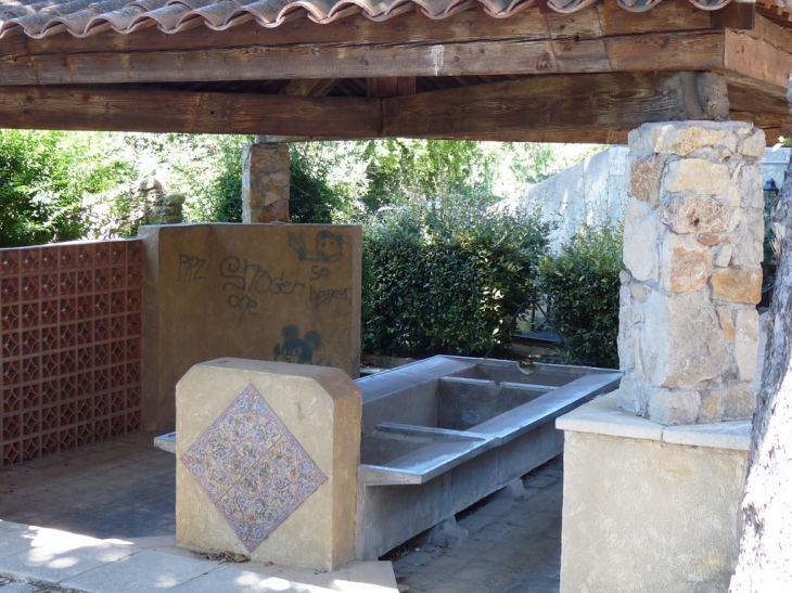 L'ancien lavoir - Forcalqueiret