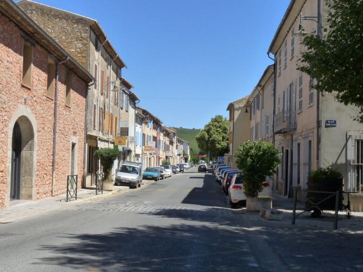 Avenue de la Libération - Forcalqueiret