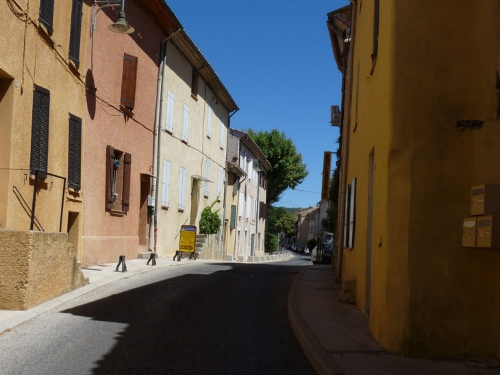 Avenue Frédéric   Mistral - Forcalqueiret