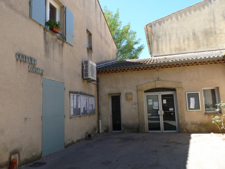 Salle de la culture et des loisirs - Forcalqueiret