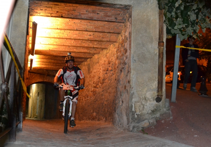 Roc d'Azur 2011: roc des ruelles. - Fréjus