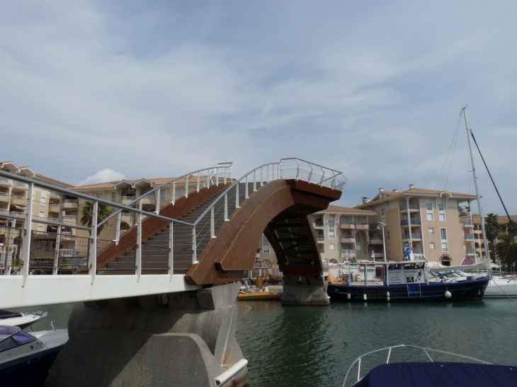 La passerelle du port - Fréjus