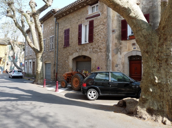 Dans le village - Garéoult