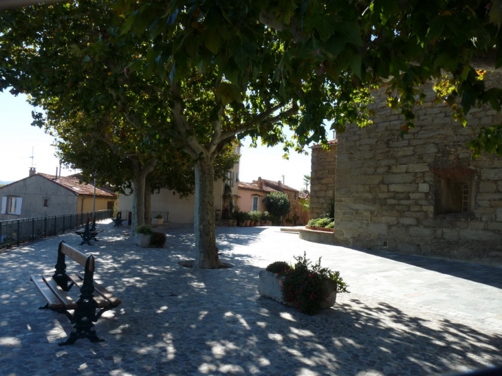 Place de l'église  - Grimaud