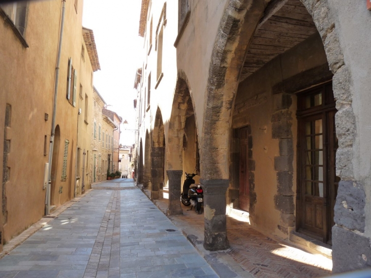 Rue des Templiers - Grimaud