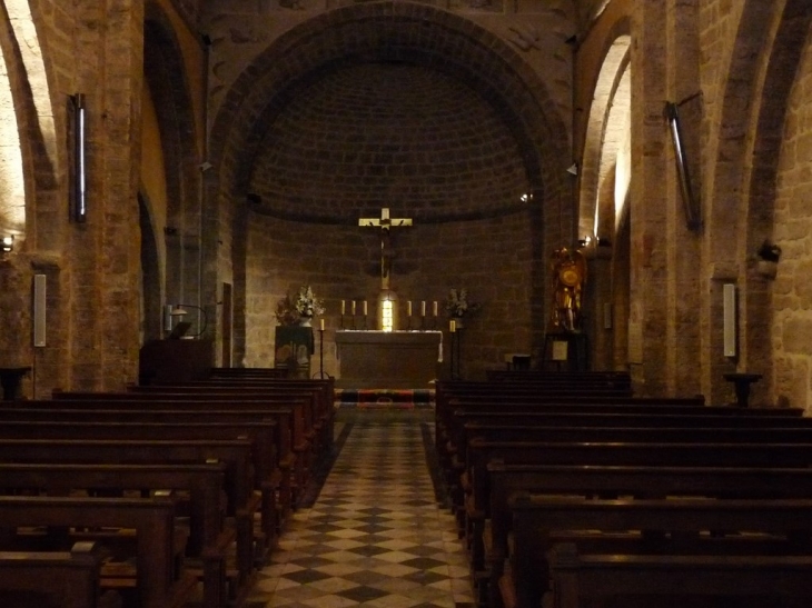 A l'intérieur de l'église Saint Michel - Grimaud