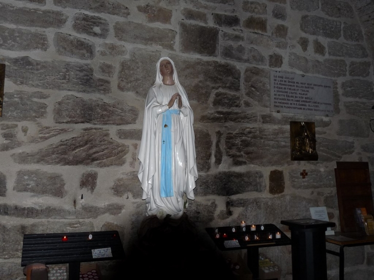 A l'intérieur de l'église Saint Michel - Grimaud