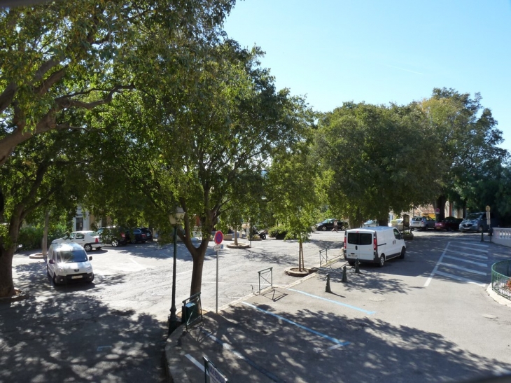 Place Neuve - Grimaud