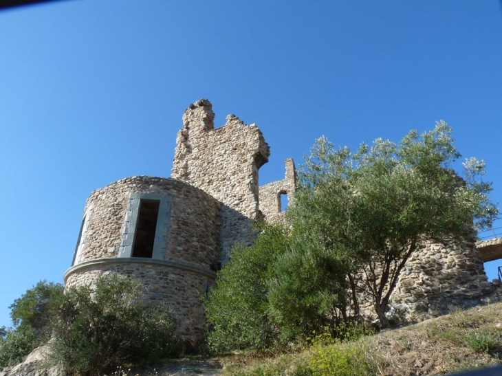 Ruines du chateau du XI-XVII siècle - Grimaud