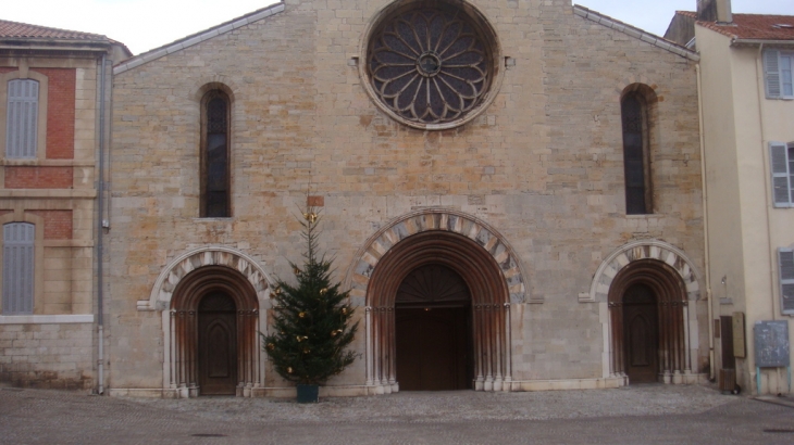 HYERES-EGLISE-VAR - Hyères