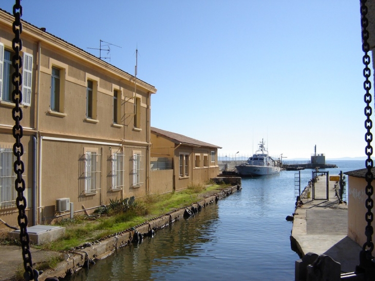 La base marine de Port Pothuau - Hyères